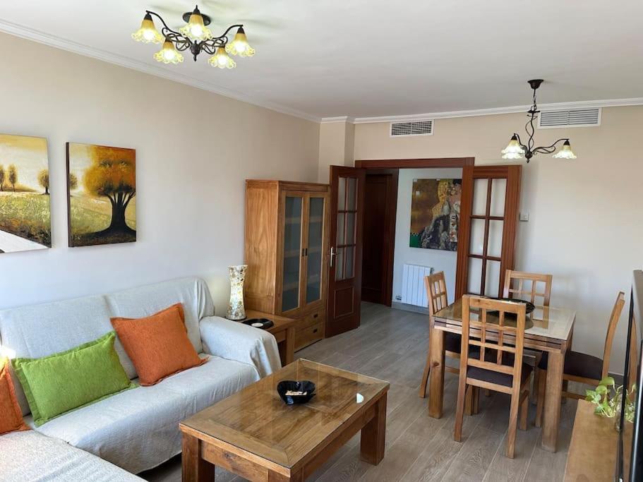 Апартаменты Piso En Linares Zona Centro Con Parking Gratis Экстерьер фото